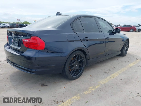 2009 BMW 3 Series 328i with VIN WBAPH77579NM31725, listed as a IAAI auction lot 41901344 with 143,905 mi miles. Bid and sale history available at carsss.com. Image 4.
