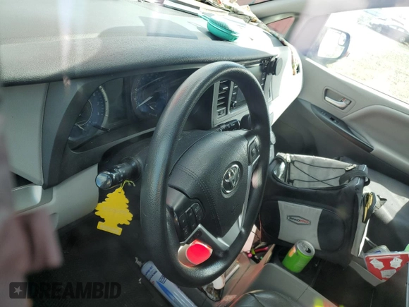 2019 Toyota Sienna LE Auto Access Seat with VIN 5TDKZ3DC8KS007735, listed as a Copart auction lot 51834795 with Not Provided miles and Salvage Title. Bid and sale history available at DreamBid. Image 9.