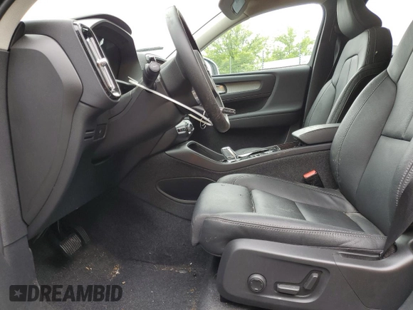 2025 Volvo XC40 Plus Bright Theme с VIN YV4L12UE3S2503506, выставлен на аукционе Copart как лот 58265625 с пробегом 12 667 миль миль и Чистый • Clean title. История ставок и продаж доступна на DreamBid. Изображение 7.