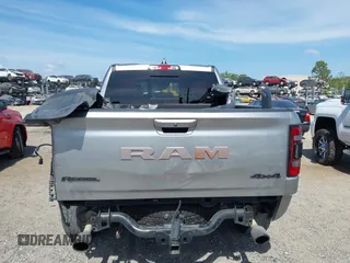 2022 Ram 1500 Rebel z VIN 1C6SRFLT2NN351050, wystawiony jako IAAI lot #41976882 z przebiegiem 59 490 mil mil oraz . Historia ofert i sprzedaży dostępna na DreamBid. Obrazek 17.