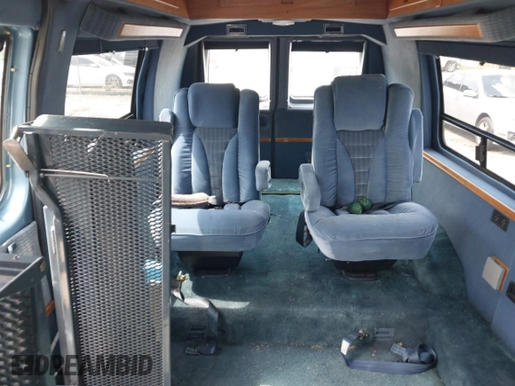 1994 Ford Econoline Cargo with VIN 1FDHS24HXRHB91364, listed as a IAAI auction lot 42482721 with 88,658 mi miles and . Bid and sale history available at DreamBid. Image 8.