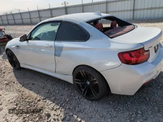 2018 BMW M2 z VIN WBS1J5C59J7B70092, wystawiony jako Copart lot #52558485 z przebiegiem 2 614 mil mil oraz Szkoda całkowita • Salvage title. Historia ofert i sprzedaży dostępna na DreamBid. Obrazek 2.