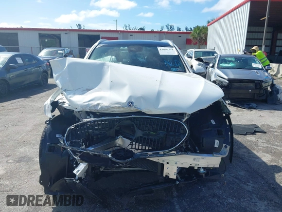 2025 Mercedes-Benz GLC 300 z VIN W1NKM4HB3SF237083, wystawiony jako IAAI lot #41666241 z przebiegiem Nie podano mil oraz . Historia ofert i sprzedaży dostępna na DreamBid. Obrazek 12.
