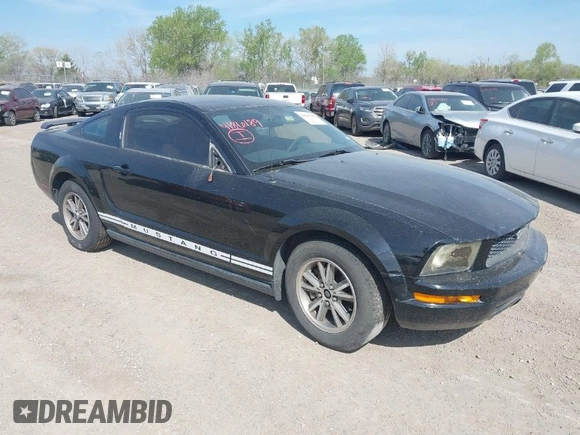 2005 Ford Mustang Deluxe with VIN 1ZVFT80N855171050, listed as a IAAI auction lot 41846189 with 186,770 mi miles. Bid and sale history available at carsss.com. Image 1.