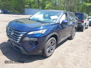 2024 Nissan Rogue SV z VIN 5N1BT3BA6RC683868, wystawiony jako IAAI lot #42212490 z przebiegiem 29 411 mil mil oraz . Historia ofert i sprzedaży dostępna na DreamBid. Obrazek 18.
