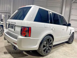 2011 Land Rover Range Rover SC z VIN SALMF1E46BA357805, wystawiony jako Copart lot #59821445 z przebiegiem 120 381 mil mil oraz Czysty tytuł • Clean title. Historia ofert i sprzedaży dostępna na DreamBid. Obrazek 4.