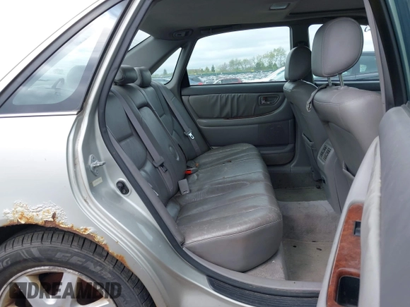 2000 Toyota Avalon XL with VIN 4T1BF28B8YU072752, listed as a IAAI auction lot 42202327 with Not Provided miles and . Bid and sale history available at DreamBid. Image 8.