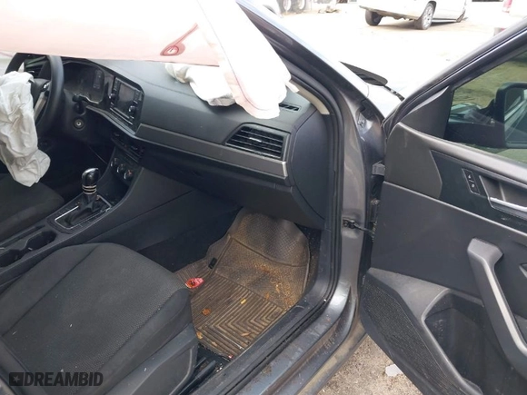 2019 Volkswagen Jetta S with VIN 3VWC57BU1KM219974, listed as a IAAI auction lot 41510105 with 153,989 mi miles. Bid and sale history available at carsss.com. Image 5.