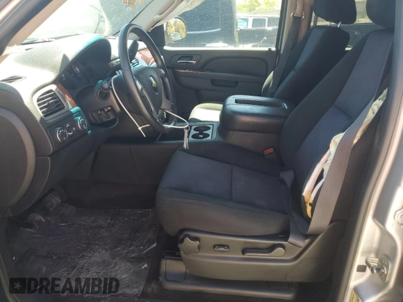 2011 Chevrolet Suburban z VIN 1GNSKHE3XBR206663, wystawiony jako Copart lot #66809484 z przebiegiem 89 455 mil mil oraz Szkoda całkowita • Salvage title. Historia ofert i sprzedaży dostępna na DreamBid. Obrazek 7.