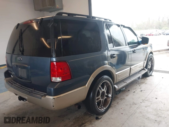 2005 Ford Expedition Eddie Bauer with VIN 1FMPU17585LA92339, listed as a IAAI auction lot 41840325 with 237,470 mi miles and . Bid and sale history available at DreamBid. Image 4.