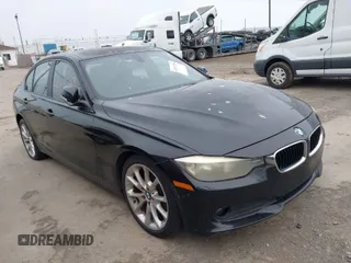 2013 BMW 3 Series 320i xDrive с VIN WBA3C3C50DF981783, выставлен на аукционе IAAI как лот 42012328 с пробегом 110 268 миль миль и . История ставок и продаж доступна на DreamBid. Изображение 1.