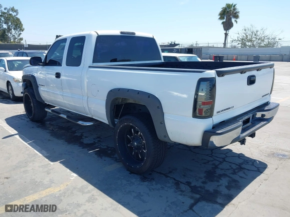 2004 Chevrolet Silverado 1500 Work Truck with VIN 2GCEC19V541248594, listed as a IAAI auction lot 41989404 with 257,328 mi miles. Bid and sale history available at carsss.com. Image 3.
