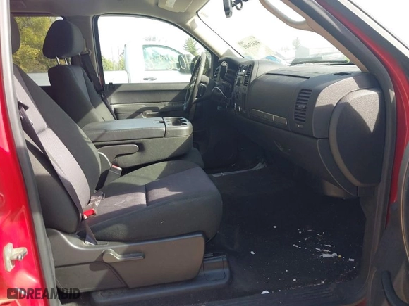 2012 Chevrolet Silverado 1500 LT with VIN 1GCPKSE71CF144202, listed as a IAAI auction lot 40365601 with 89,633 mi miles. Bid and sale history available at carsss.com. Image 5.