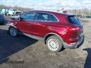 2019 Lincoln MKC Premiere with VIN 5LMCJ1D93KUL22578, listed as a IAAI auction lot 41185166 with 45,921 mi miles. Bid and sale history available at carsss.com. Image 3.