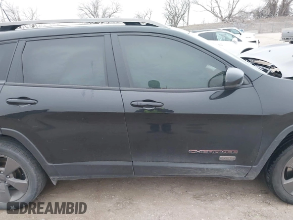 2017 Jeep Cherokee Latitude с VIN 1C4PJLCB5HW535750, выставлен на аукционе IAAI как лот 41296212 с пробегом 174 204 миль миль и . История ставок и продаж доступна на DreamBid. Изображение 13.