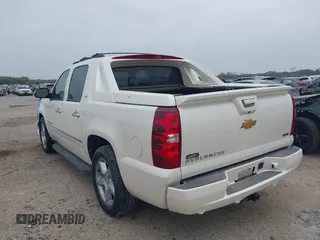 2012 Chevrolet Avalanche LTZ z VIN 3GNMCGE04CG103276, wystawiony jako IAAI lot #41913522 z przebiegiem 139 633 mil mil oraz . Historia ofert i sprzedaży dostępna na DreamBid. Obrazek 3.