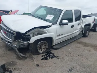 2002 GMC Sierra 2500HD SLE with VIN 1GTHK23172F182552, listed as a IAAI auction lot 41945511 with 290,925 mi miles. Bid and sale history available at carsss.com. Image 2.
