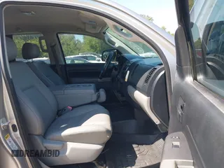 2012 Toyota Tundra z VIN 5TFRM5F19CX046642, wystawiony jako IAAI lot #40099944 z przebiegiem 141 137 mil mil oraz . Historia ofert i sprzedaży dostępna na DreamBid. Obrazek 5.