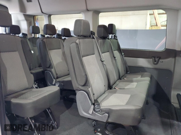 2024 Ford Transit Passenger XL z VIN 1FBAX2C85RKA42408, wystawiony jako Copart lot #55796105 z przebiegiem 29 816 mil mil oraz Czysty tytuł • Clean title. Historia ofert i sprzedaży dostępna na DreamBid. Obrazek 11.