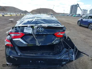 2018 Toyota Camry LE with VIN 4T1B11HK5JU076028, listed as a IAAI auction lot 41989266 with 215,235 mi miles. Bid and sale history available at carsss.com. Image 6.