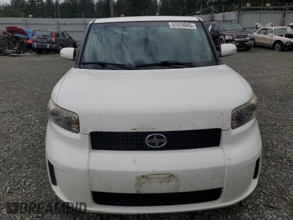 2008 Scion xB z VIN JTLKE50E981026996, wystawiony jako Copart lot #57676945 z przebiegiem 223 038 mil mil oraz Szkody całkowita. Historia ofert i sprzedaży dostępna na DreamBid. Obrazek 5.