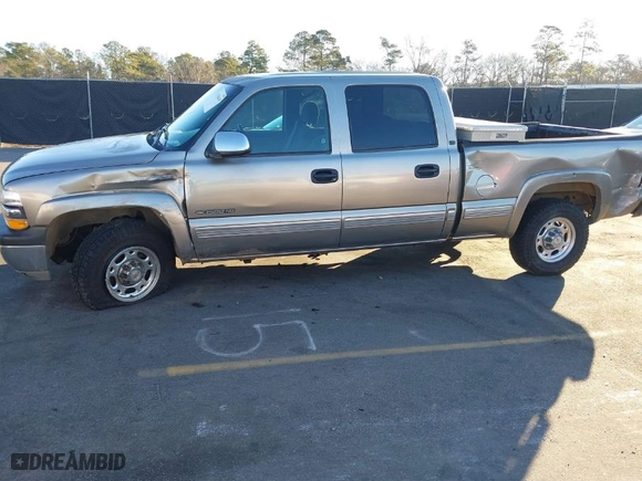 2001 Chevrolet Silverado 1500HD LS with VIN 1GCGK13U41F178246, listed as a IAAI auction lot 41330439 with 241,867 mi miles. Bid and sale history available at carsss.com. Image 6.