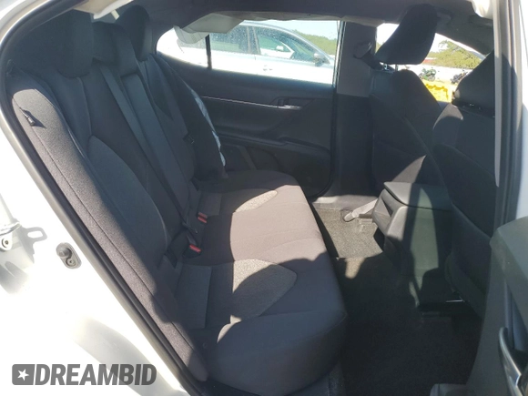 2024 Toyota Camry LE z VIN 4T1C11AK1RU257623, wystawiony jako Copart lot #50471135 z przebiegiem 8 055 mil mil oraz Szkoda całkowita • Salvage title. Historia ofert i sprzedaży dostępna na DreamBid. Obrazek 11.