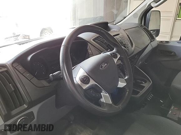 2016 Ford Transit z VIN 1FTYR1YM3GKB55503, wystawiony jako IAAI lot #42530097 z przebiegiem 93 693 mil mil oraz . Historia ofert i sprzedaży dostępna na DreamBid. Obrazek 4.