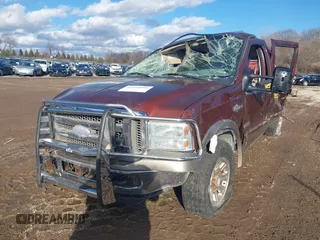 2005 Ford F-250 XL z VIN 1FTSW21P35EC94860, wystawiony jako IAAI lot #41299995 z przebiegiem 241 990 mil mil oraz . Historia ofert i sprzedaży dostępna na DreamBid. Obrazek 2.