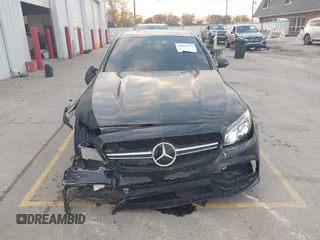 2016 Mercedes-Benz C 63 S AMG z VIN 55SWF8HB7GU163686, wystawiony jako IAAI lot #40884579 z przebiegiem Nie podano mil oraz . Historia ofert i sprzedaży dostępna na DreamBid. Obrazek 13.