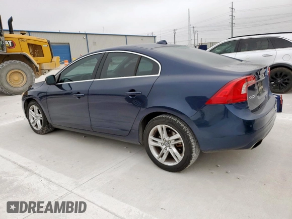 2014 Volvo S60 T5 z VIN YV1612FS2E2296432, wystawiony jako Copart lot #58530265 z przebiegiem 85 580 mil mil oraz Czysty tytuł • Clean title. Historia ofert i sprzedaży dostępna na DreamBid. Obrazek 2.