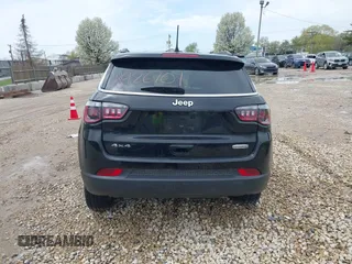 2024 Jeep Compass Latitude Lux with VIN 3C4NJDFN9RT143218, listed as a IAAI auction lot 42109742 with 25,919 mi miles and . Bid and sale history available at DreamBid. Image 15.