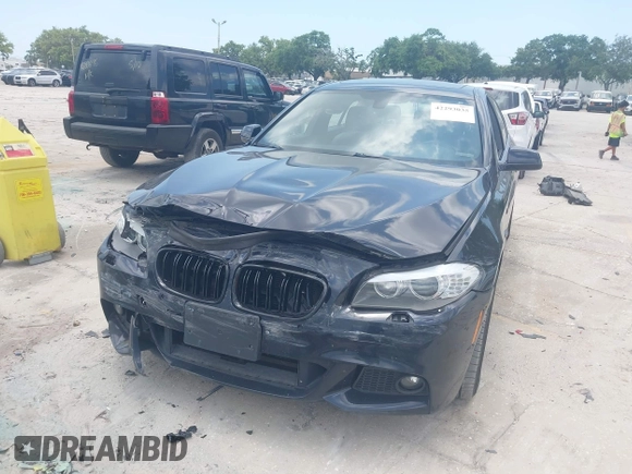 2013 BMW 5 Series 528i xDrive z VIN WBAXH5C57DD111765, wystawiony jako IAAI lot #42293035 z przebiegiem 118 786 mil mil oraz . Historia ofert i sprzedaży dostępna na DreamBid. Obrazek 6.