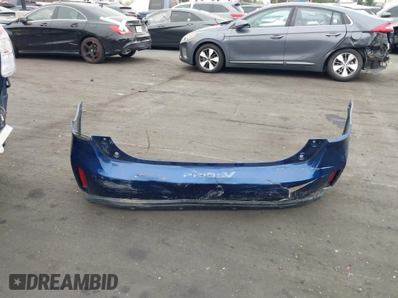 2015 Toyota Prius Two with VIN JTDZN3EU7FJ029780, listed as a IAAI auction lot 41837874 with 166,977 mi miles and . Bid and sale history available at DreamBid. Image 12.