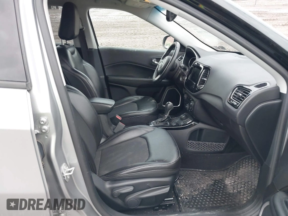 2018 Jeep Compass Latitude with VIN 3C4NJDBB2JT298810, listed as a IAAI auction lot 41497189 with 111,013 mi miles. Bid and sale history available at carsss.com. Image 5.