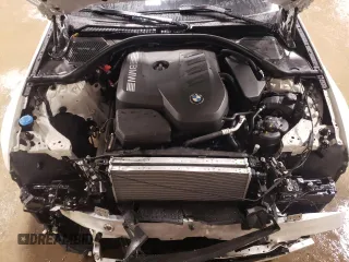 2025 BMW 3 Series 330i xDrive with VIN 3MW89CW03S8F01021, listed as a Copart auction lot 42981935 with 1,965 mi miles and Salvage Title. Bid and sale history available at carsss.com. Image 11.