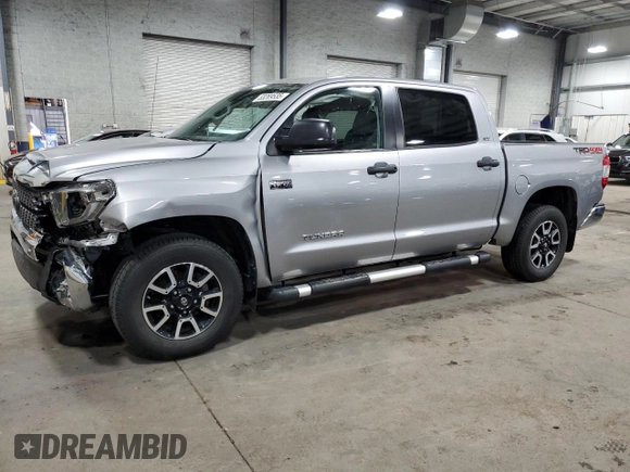 2018 Toyota Tundra SR5 z VIN 5TFDW5F1XJX768641, wystawiony jako Copart lot #53269535 z przebiegiem 55 862 mil mil oraz Szkoda całkowita • Salvage title. Historia ofert i sprzedaży dostępna na DreamBid. Obrazek 1.
