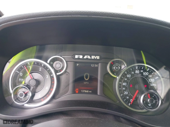 2019 Ram 2500 Big Horn with VIN 3C6UR5DL7KG587151, listed as a IAAI auction lot 42086628 with 137,868 mi miles. Bid and sale history available at carsss.com. Image 7.