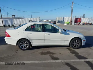 2007 Mercedes-Benz C 280 Luxury z VIN WDBRF54H47A945054, wystawiony jako IAAI lot #41670980 z przebiegiem 119 148 mil mil oraz . Historia ofert i sprzedaży dostępna na DreamBid. Obrazek 13.
