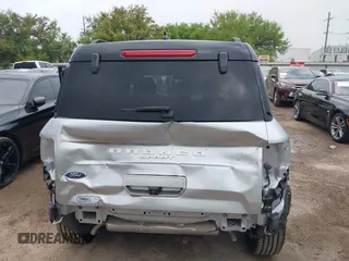 2021 Ford Bronco Sport Outer Banks z VIN 3FMCR9C67MRA94581, wystawiony jako IAAI lot #41905973 z przebiegiem 35 021 mil mil oraz . Historia ofert i sprzedaży dostępna na DreamBid. Obrazek 17.