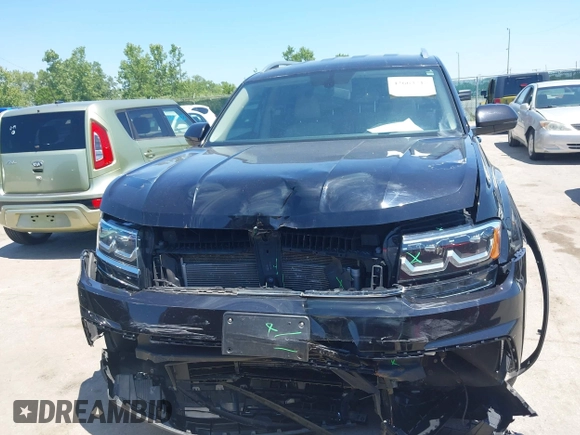2018 Volkswagen Atlas SE с VIN 1V2KR2CA4JC519792, выставлен на аукционе IAAI как лот 42663715 с пробегом 124 682 миль миль и . История ставок и продаж доступна на DreamBid. Изображение 12.