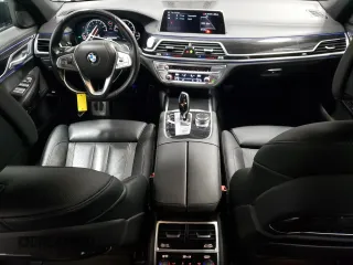 2019 BMW 7 Series 740i xDrive with VIN WBA7E4C50KGV28739, listed as a Copart auction lot 69882784 with 24,695 mi miles and Clean title. Bid and sale history available at DreamBid. Image 8.