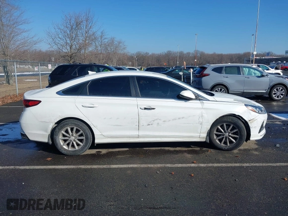 2018 Hyundai Sonata SE z VIN 5NPE24AF2JH684385, wystawiony jako IAAI lot #41354065 z przebiegiem 73 680 mil mil oraz . Historia ofert i sprzedaży dostępna na DreamBid. Obrazek 13.