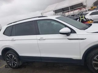 2022 Volkswagen Tiguan S z VIN 3VV1B7AXXNM149461, wystawiony jako IAAI lot #41746132 z przebiegiem 22 832 mil mil oraz . Historia ofert i sprzedaży dostępna na DreamBid. Obrazek 14.
