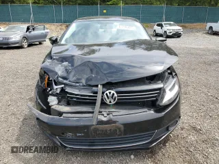 2014 Volkswagen Jetta SEL with VIN 3VWL17AJ2EM440524, listed as a Copart auction lot 61206685 with 104,987 mi miles and Salvage title. Bid and sale history available at DreamBid. Image 5.