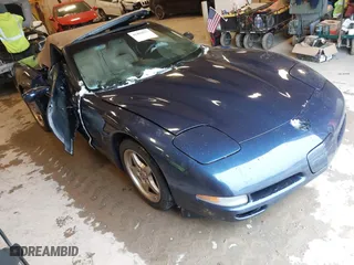 2000 Chevrolet Corvette with VIN 1G1YY32G9Y5128736, listed as a IAAI auction lot 41492931 with 91,385 mi miles. Bid and sale history available at carsss.com. Image 1.