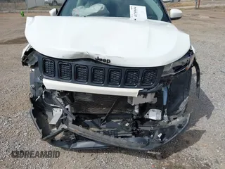 2021 Jeep Compass Latitude z VIN 3C4NJCBB6MT587350, wystawiony jako IAAI lot #41769694 z przebiegiem 73 739 mil mil oraz . Historia ofert i sprzedaży dostępna na DreamBid. Obrazek 6.