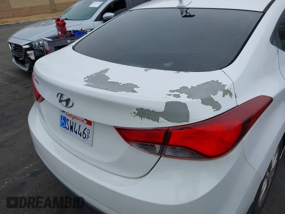 2015 Hyundai Elantra SE z VIN 5NPDH4AE1FH584383, wystawiony jako IAAI lot #42139657 z przebiegiem 141 309 mil mil oraz . Historia ofert i sprzedaży dostępna na DreamBid. Obrazek 6.