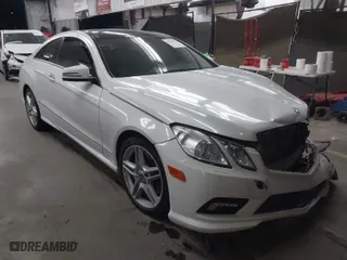 2011 Mercedes-Benz E-Class E 550 with VIN WDDKJ7CB1BF085612, listed as a IAAI auction lot 41925770 with 90,254 mi miles. Bid and sale history available at carsss.com. Image 1.