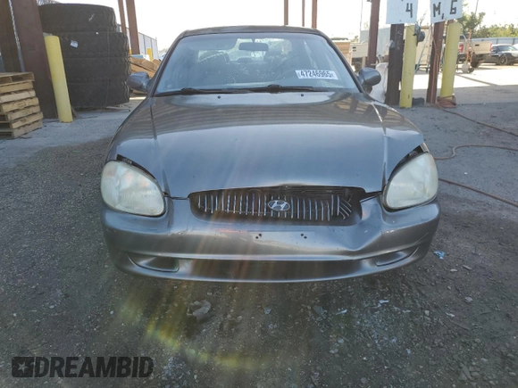 2001 Hyundai Sonata GLS with VIN KMHWF35V21A498000, listed as a Copart auction lot 47246965 with 111,616 mi miles and Salvage Title. Bid and sale history available at carsss.com. Image 5.